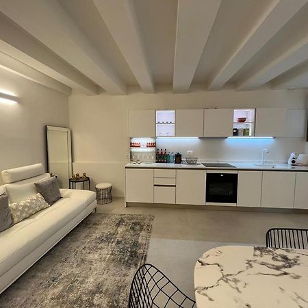 Апартаменты Immobiliare Nk Palazzo Bonvicini Венеция Экстерьер фото