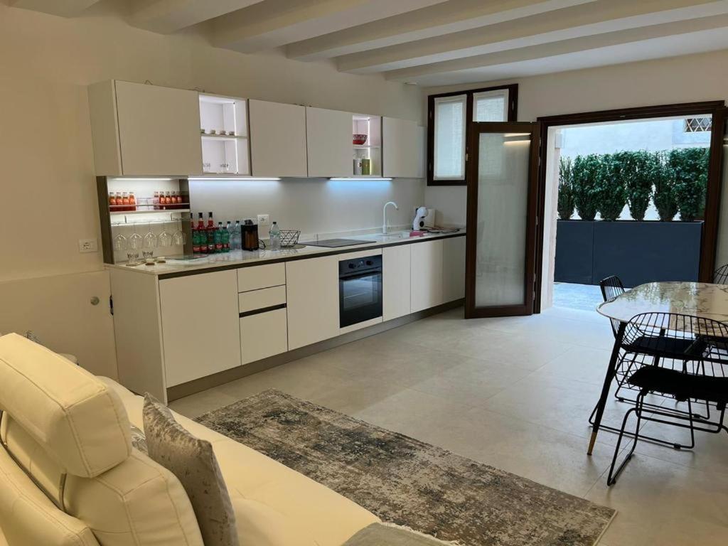 Апартаменты Immobiliare Nk Palazzo Bonvicini Венеция Экстерьер фото