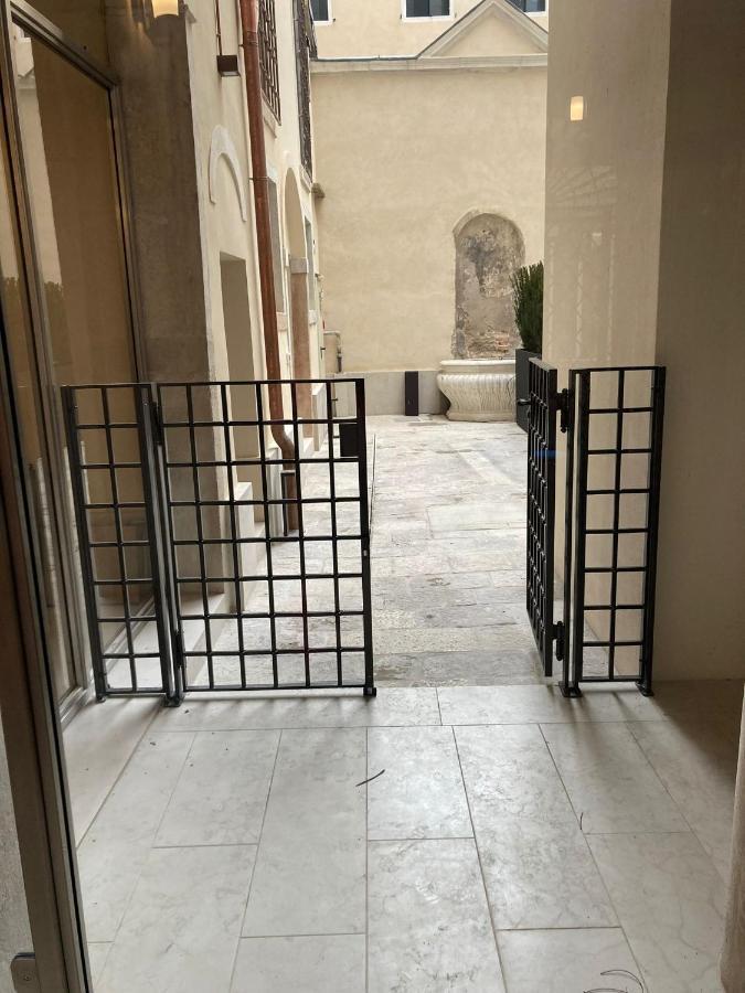 Апартаменты Immobiliare Nk Palazzo Bonvicini Венеция Экстерьер фото